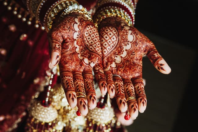 Mehndi Artist